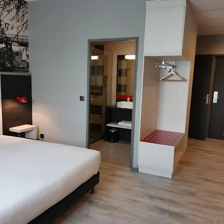 Hôtel des Lumières Meyzieu Extérieur photo